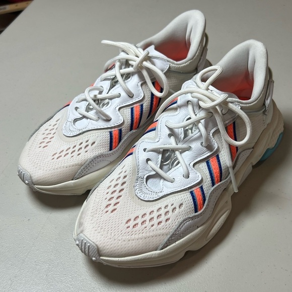 Adidas Women’s Size 6 Ozweego White Gum Coral Rare Colorway Sneaker Shoe - Picture 4 of 14